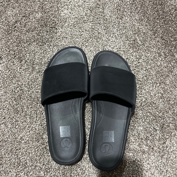 Lululemon slides - Picture 1 of 3